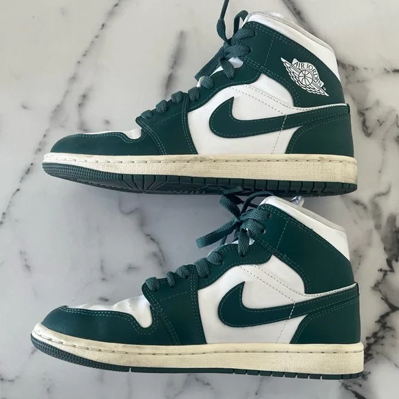 AJ1 ✨ - Picture 4 of 9